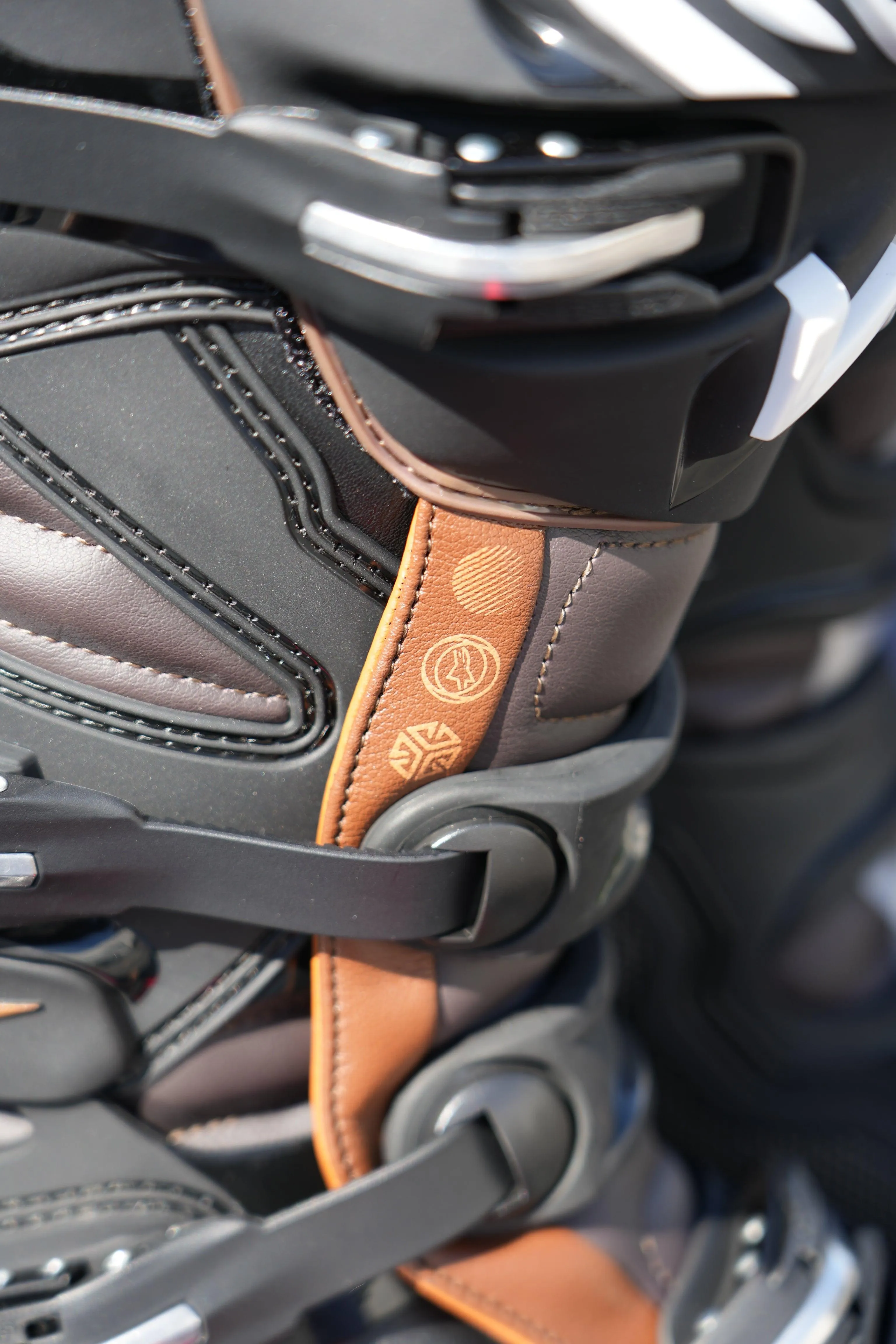 Alpinestars Tech 7 Enduro Black/Dark Brown Boots