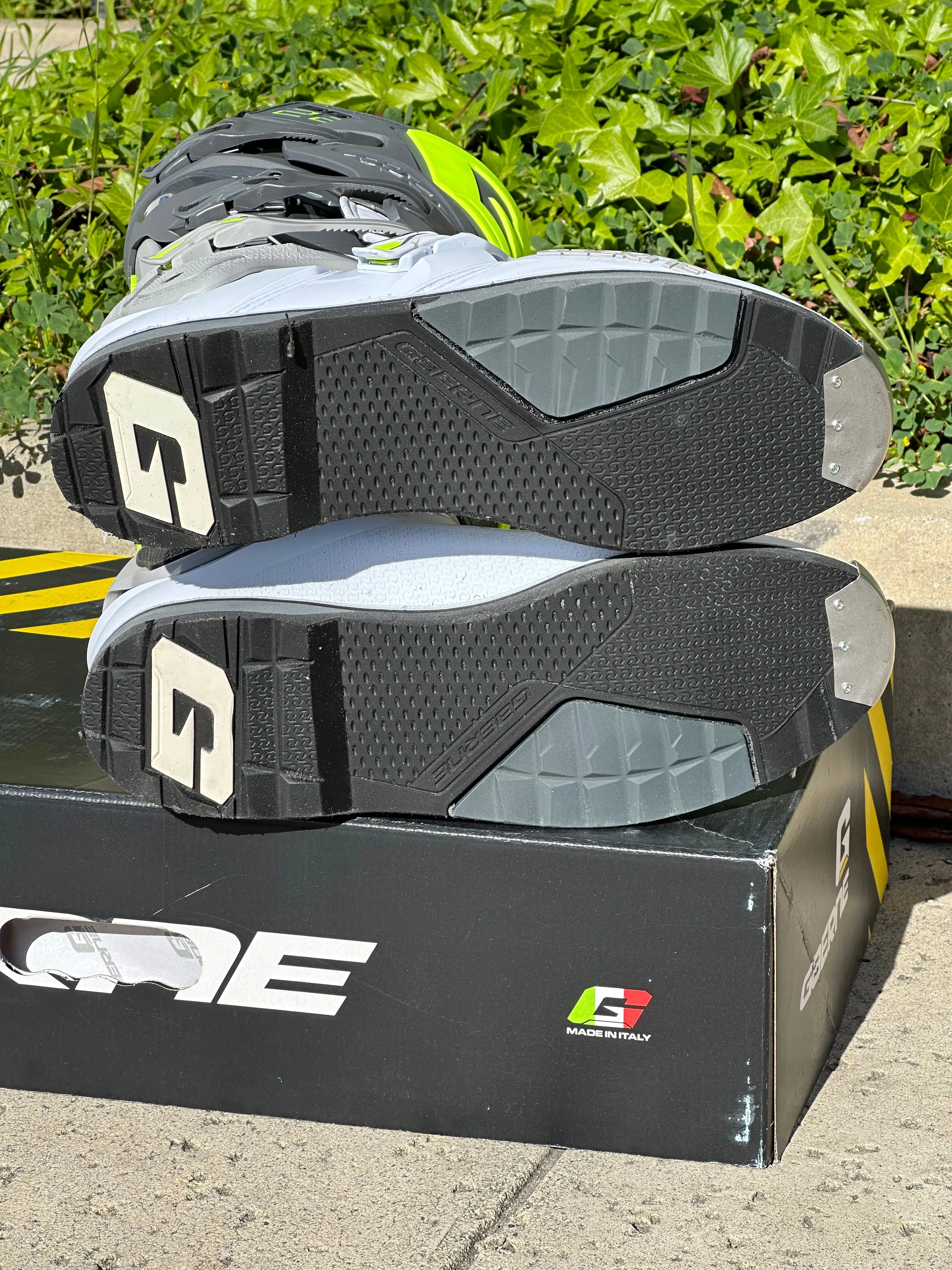 Gaerne SG-22 Boots - Anthracite/White/Grey