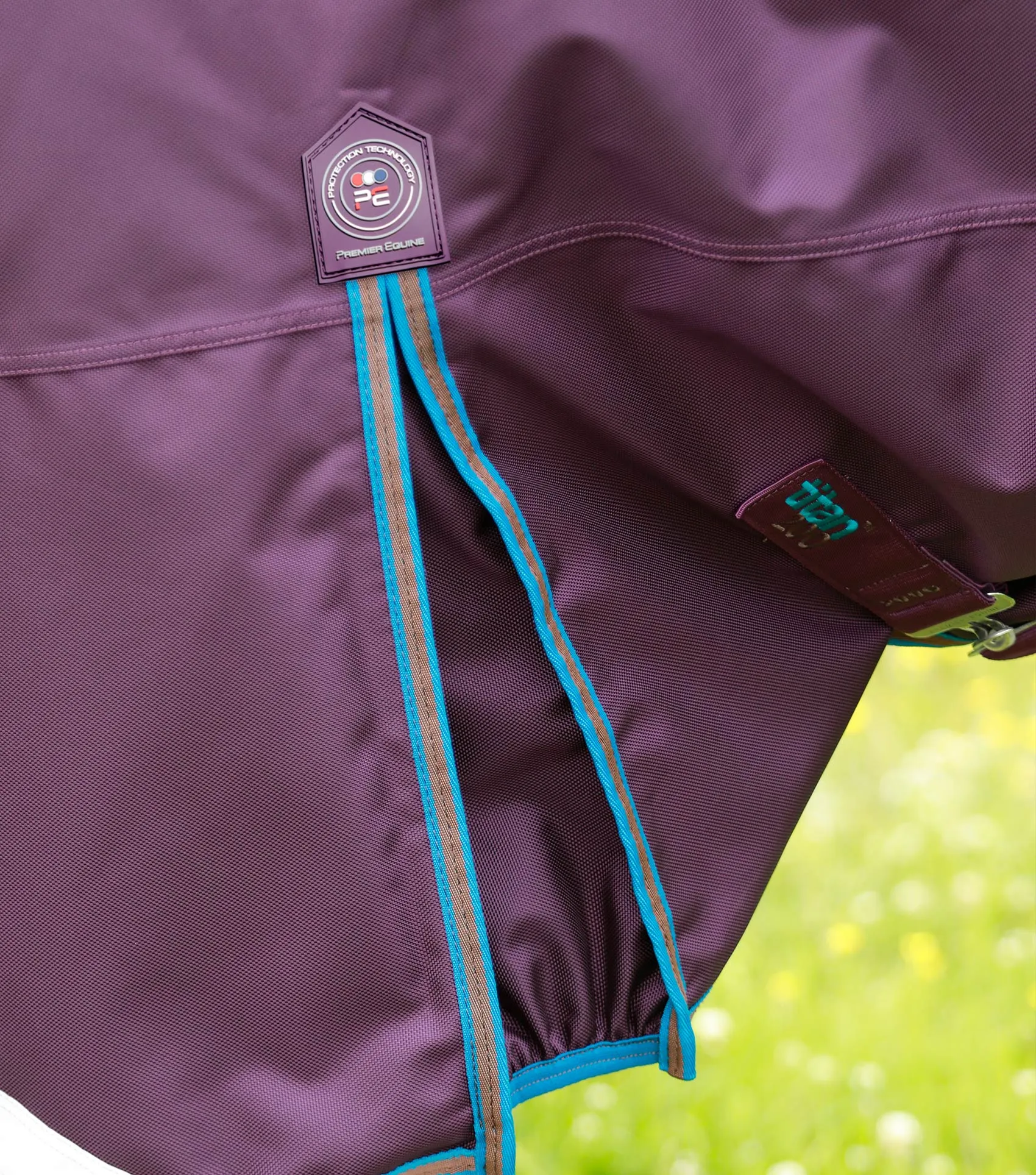 Premier Equine Titan 200g Turnout Rug with Snug Fit Neck Cover